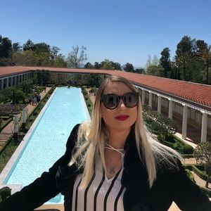 Meet your Posher, Athanasia